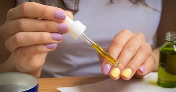 The Benefits of Cuticle Oil